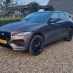 Jaguar F-Pace grijs kenteken ombouw