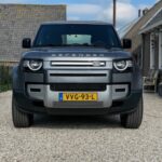 Land Rover Defender 110 L663 grijs kenteken ombouw
