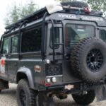 Land Rover Defender 110 L316 grijs kenteken ombouw